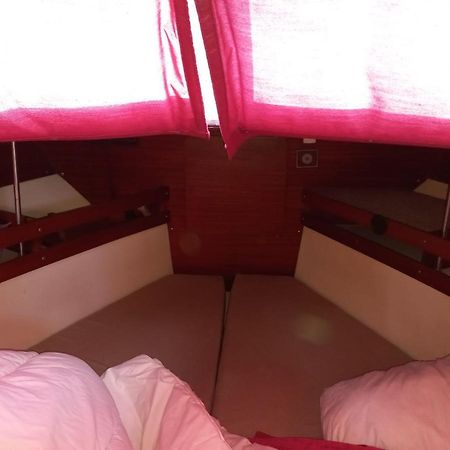 Bateau Hebergement Insolites ลูกัท ภายนอก รูปภาพ