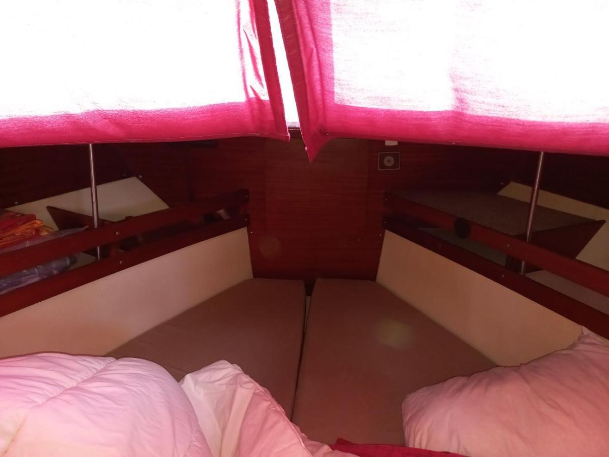 Bateau Hebergement Insolites ลูกัท ภายนอก รูปภาพ