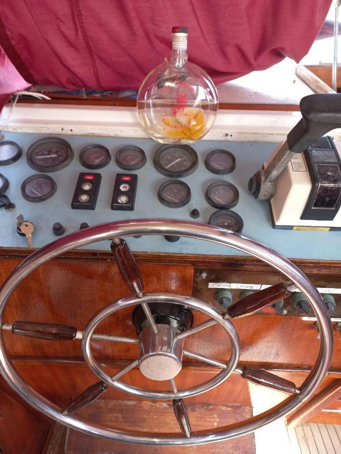 Bateau Hebergement Insolites ลูกัท ภายนอก รูปภาพ